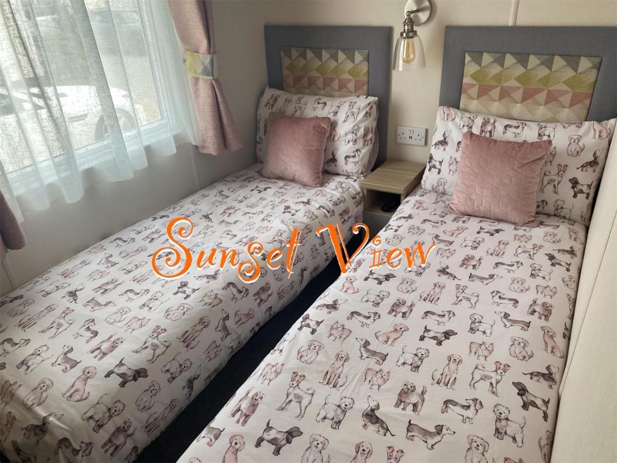 Tattershall Lakes Sunset View Caravan Lakeside, Hot Tub, Garden, Private Fishing Peg & Wifi Екстериор снимка