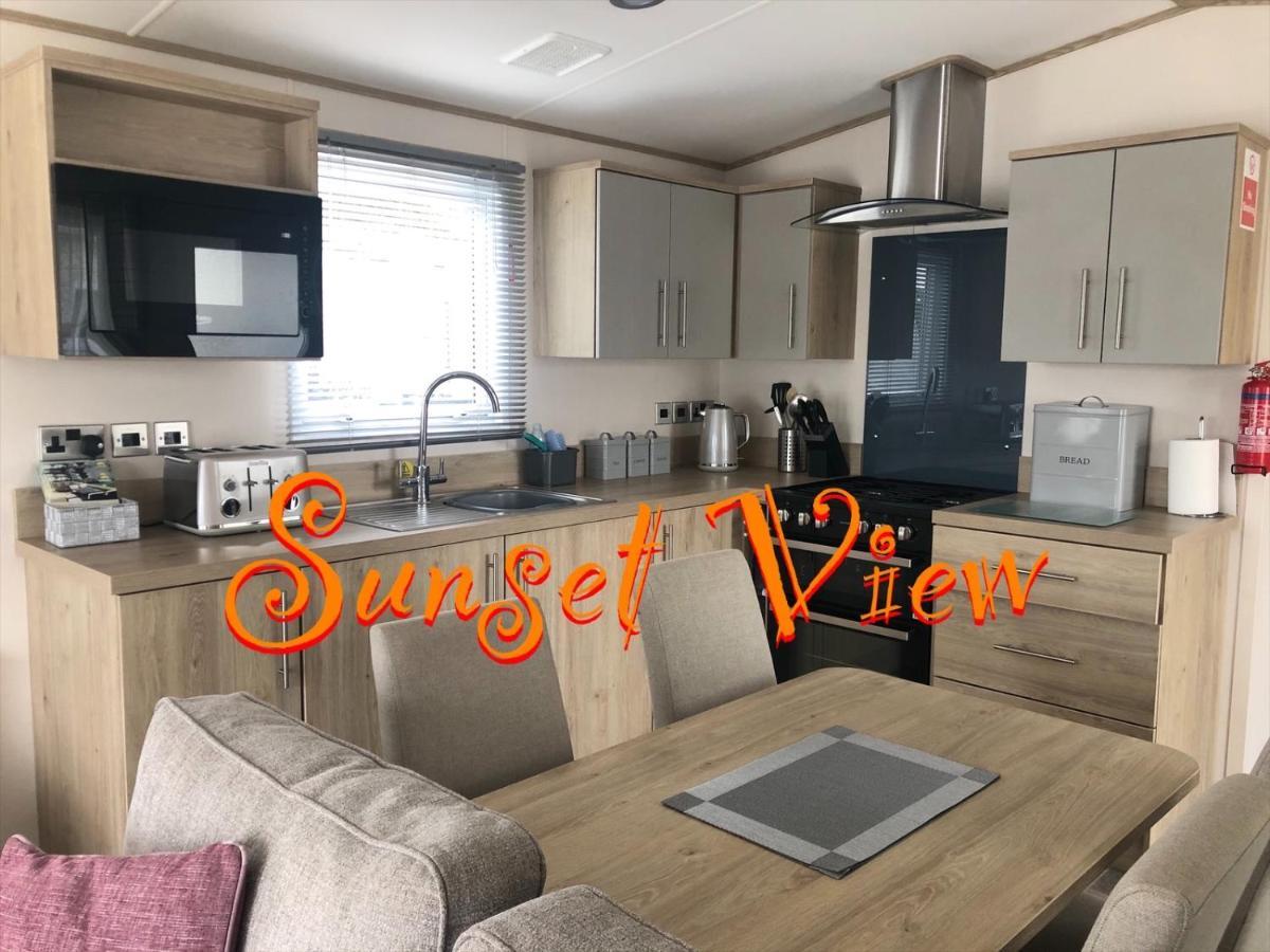 Tattershall Lakes Sunset View Caravan Lakeside, Hot Tub, Garden, Private Fishing Peg & Wifi Екстериор снимка