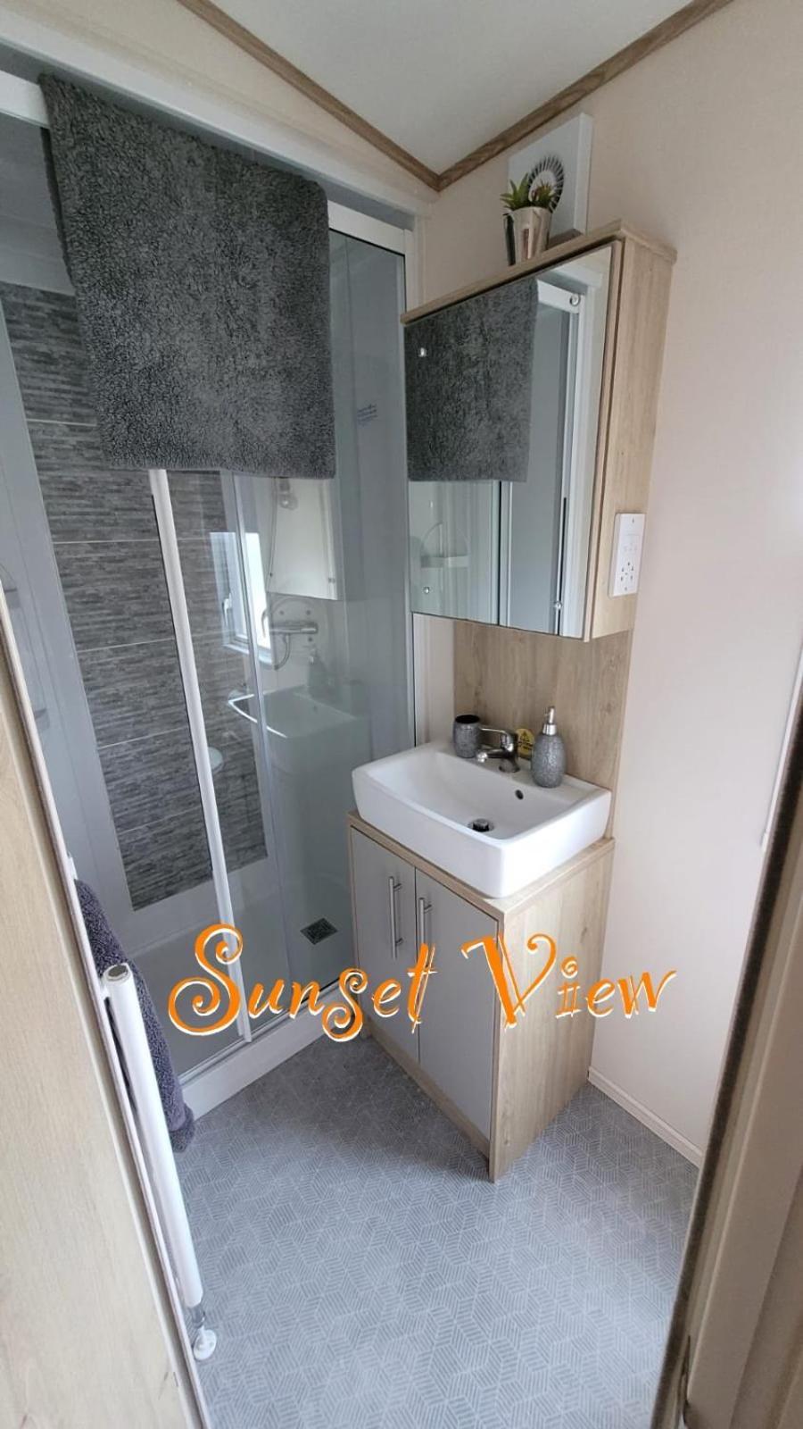 Tattershall Lakes Sunset View Caravan Lakeside, Hot Tub, Garden, Private Fishing Peg & Wifi Екстериор снимка