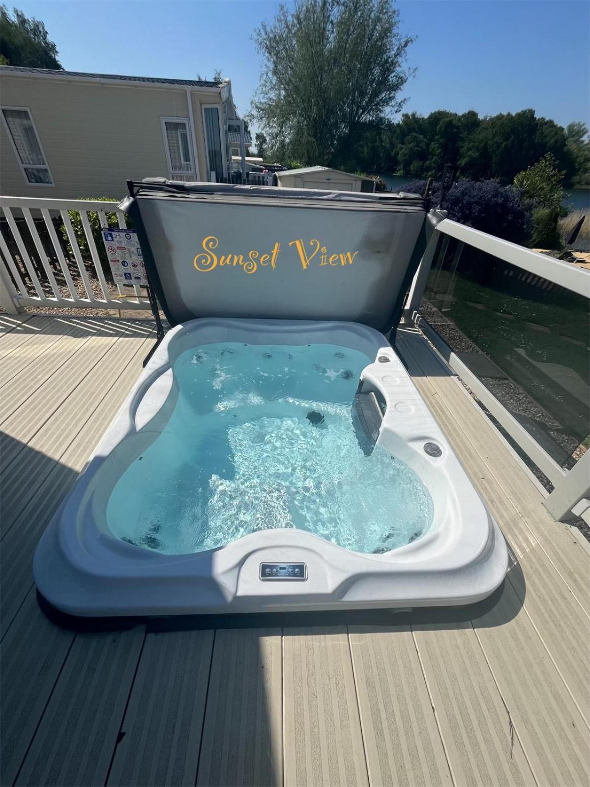 Tattershall Lakes Sunset View Caravan Lakeside, Hot Tub, Garden, Private Fishing Peg & Wifi Екстериор снимка