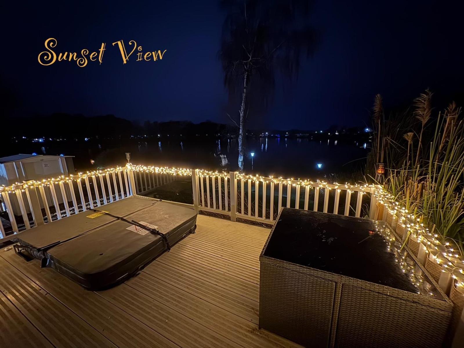 Tattershall Lakes Sunset View Caravan Lakeside, Hot Tub, Garden, Private Fishing Peg & Wifi Екстериор снимка