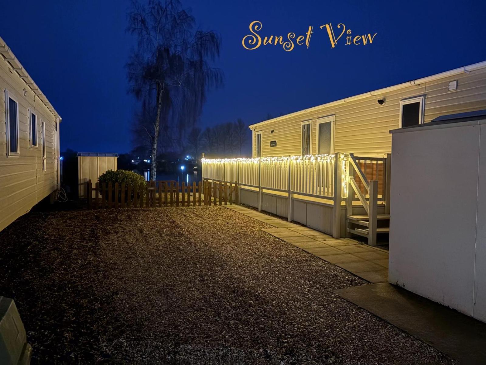 Tattershall Lakes Sunset View Caravan Lakeside, Hot Tub, Garden, Private Fishing Peg & Wifi Екстериор снимка